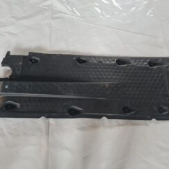 Virsbūves apakšējais aizsargs priekš VW GOLF 5 2004