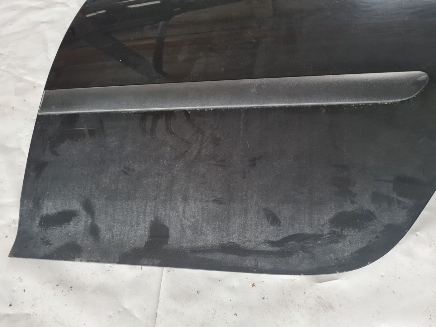 Aizmugurējās kreisās durvis priekš VW GOLF 5 2004