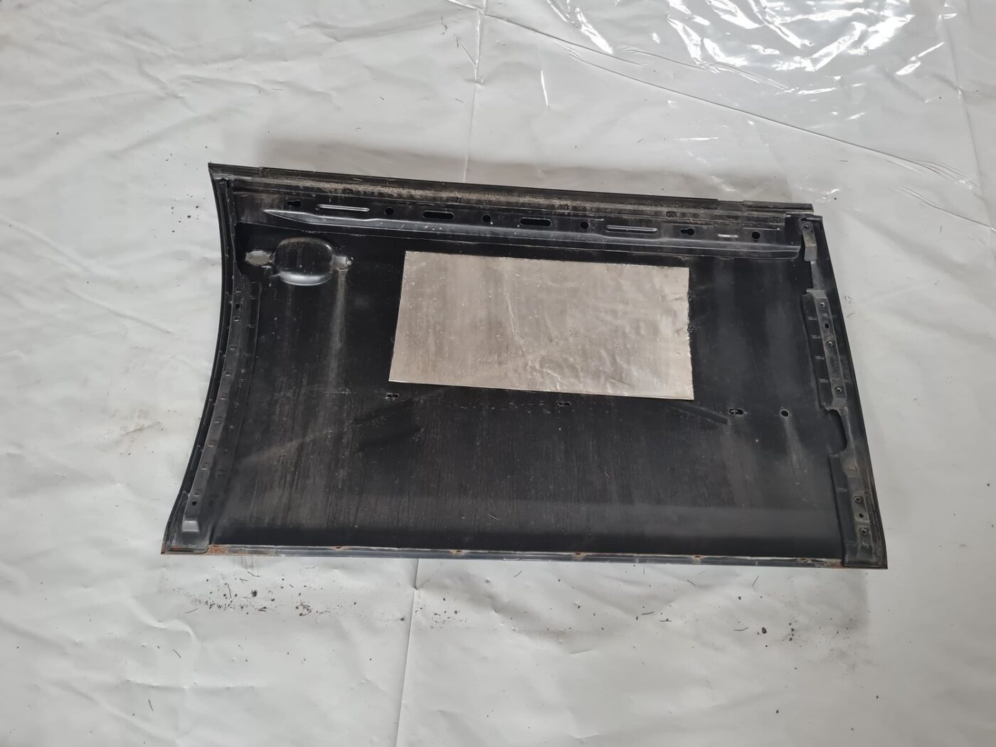 Priekšējās kreisās durvis priekš VW GOLF 5 2004