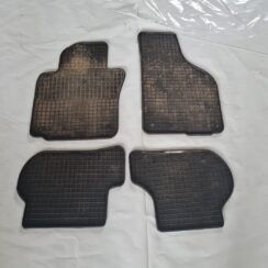 Salona paklāju komplekts priekš VW GOLF 5 2004