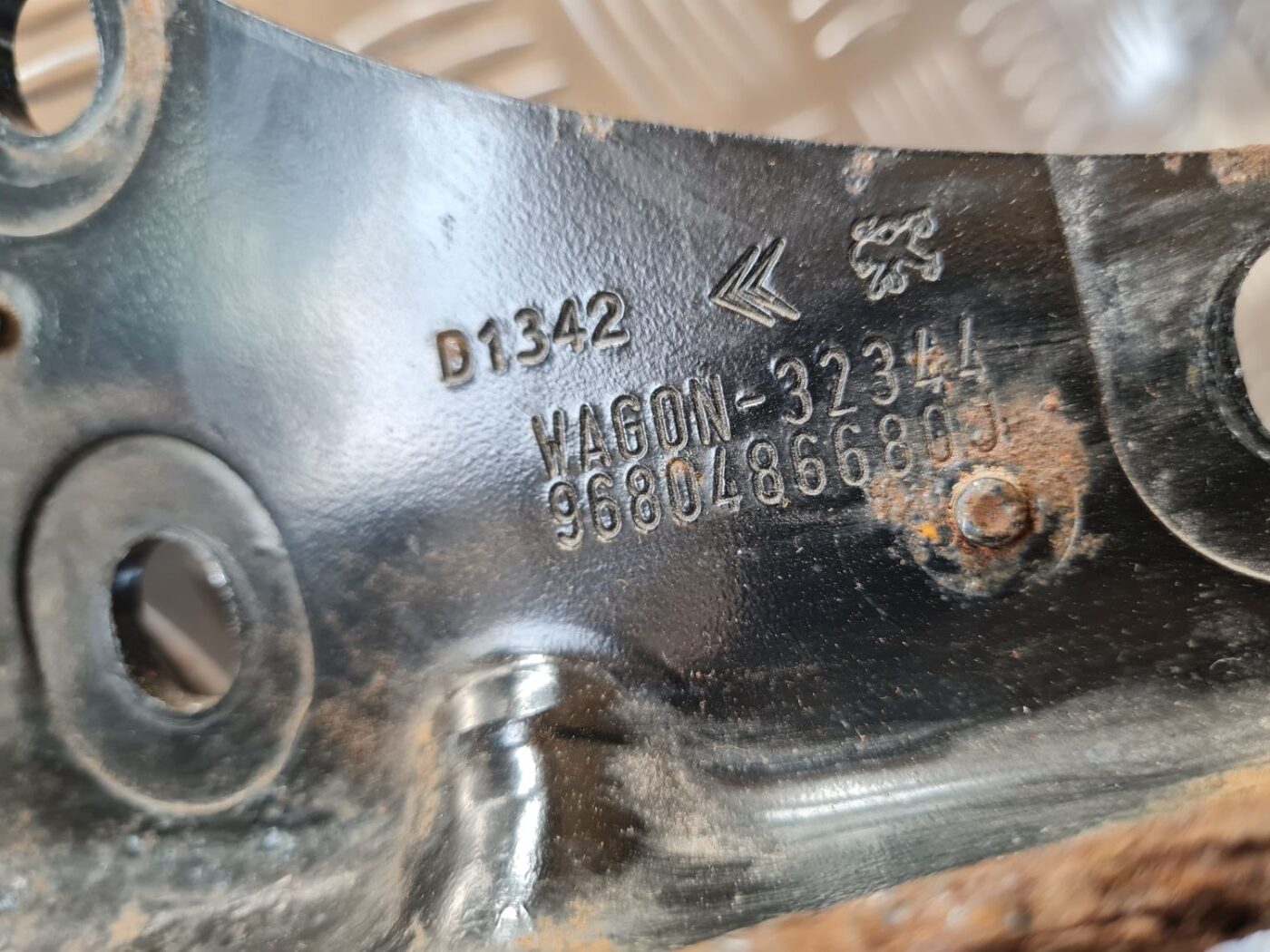 Bīdāmo durvju apakšējais turētājs priekš CITROEN BERLINGO 2014 5 Bīdāmo durvju apakšējais turētājs priekš CITROEN BERLINGO 2014