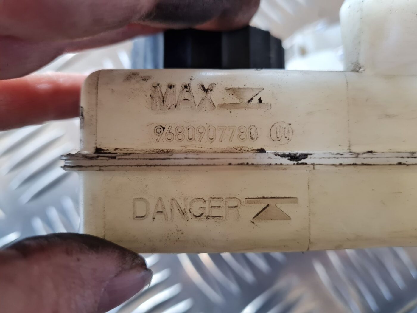 Bremžu šķidruma tvertne priekš CITROEN BERLINGO 2014 3 Bremžu šķidruma tvertne priekš CITROEN BERLINGO 2014