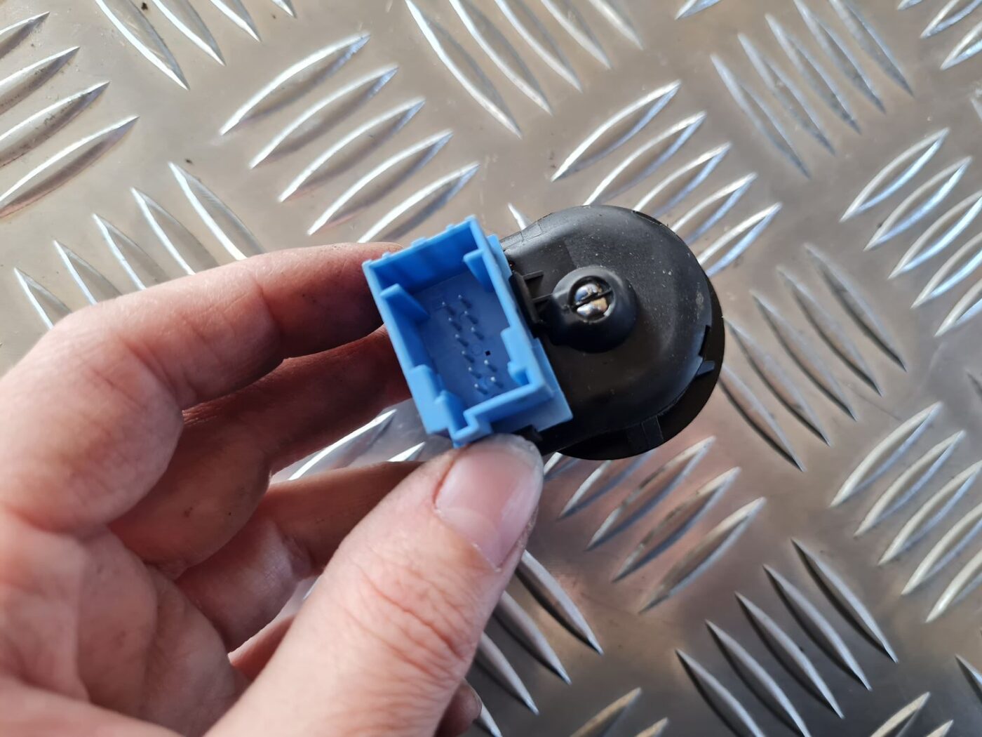 Spoguļa regulēšanas poga priekš CITROEN BERLINGO 2014 3 Spoguļa regulēšanas poga priekš CITROEN BERLINGO 2014