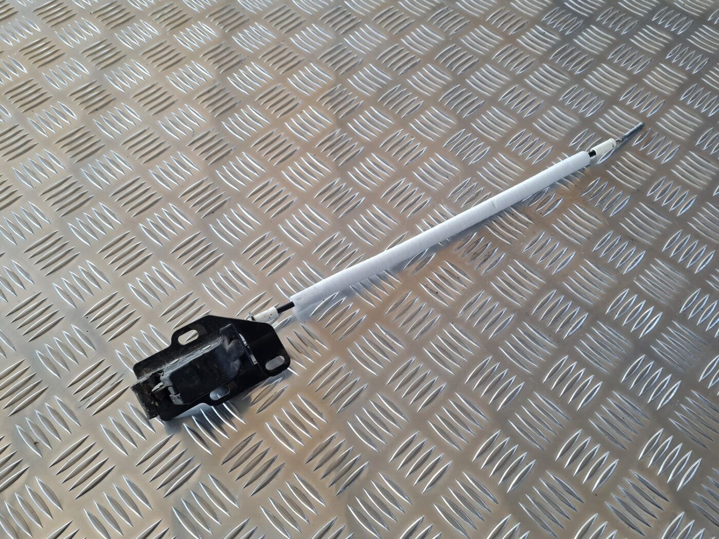 Bagāžnieka vāka slēdzene priekš CITROEN BERLINGO 2014 1 Bagāžnieka vāka slēdzene priekš CITROEN BERLINGO 2014