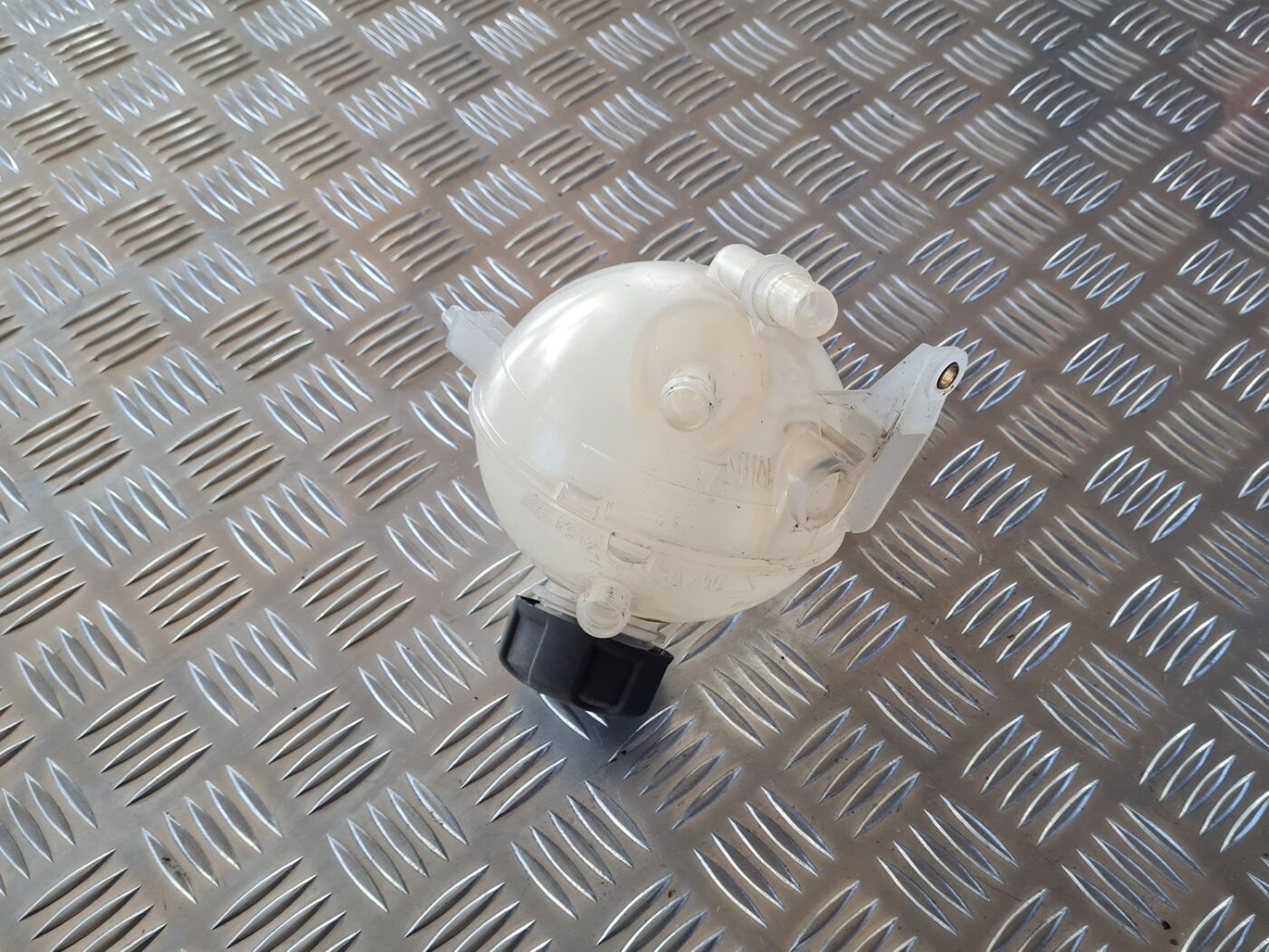 Dzesēšanas šķidruma tvertne priekš CITROEN BERLINGO 2014 1 Dzesēšanas šķidruma tvertne priekš CITROEN BERLINGO 2014