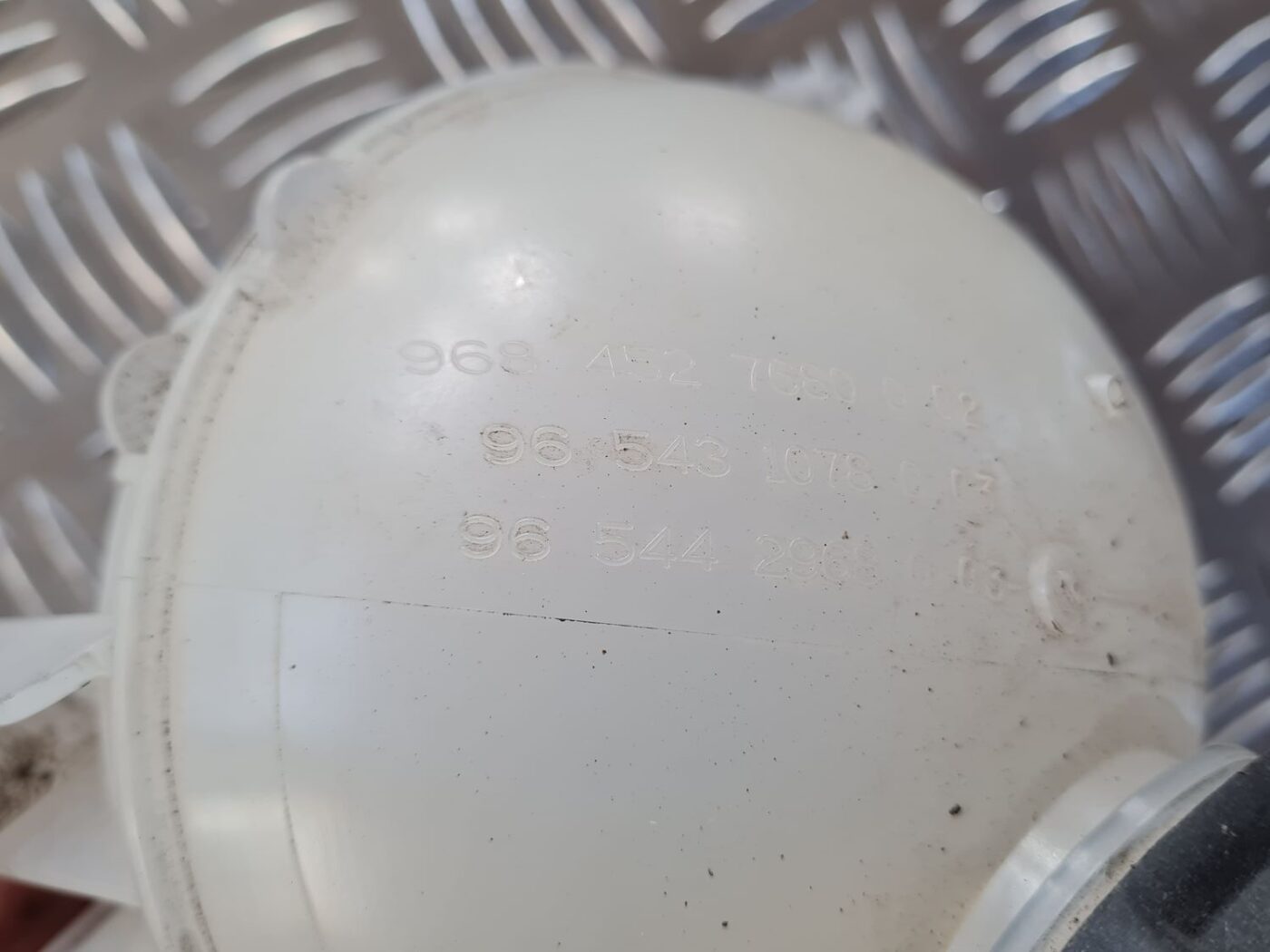 Dzesēšanas šķidruma tvertne priekš CITROEN BERLINGO 2014 6 Dzesēšanas šķidruma tvertne priekš CITROEN BERLINGO 2014