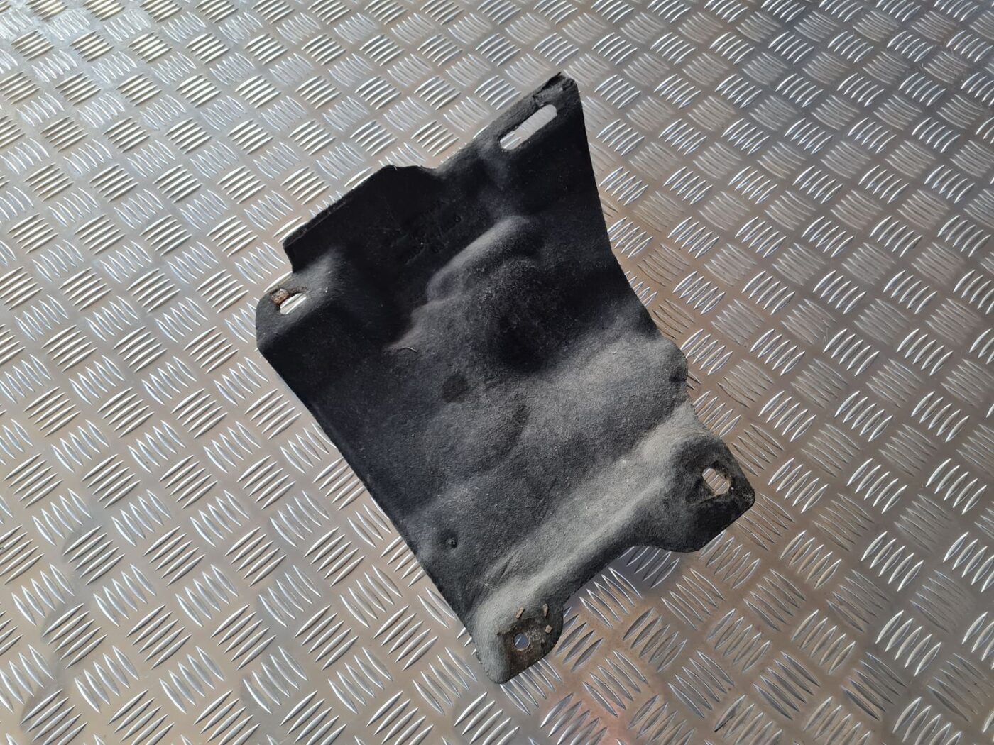 Dzinēja karstuma aizsargs priekš CITROEN BERLINGO 2014 4 Dzinēja karstuma aizsargs priekš CITROEN BERLINGO 2014