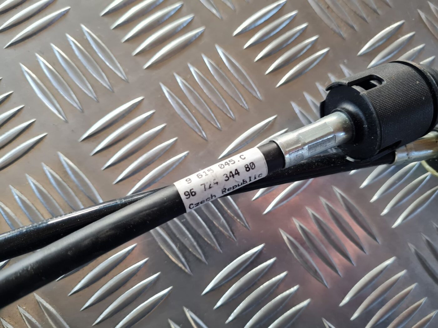 Pārnesumu pārslēgšanas mehānisma troses priekš CITROEN BERLINGO 2014 3 Pārnesumu pārslēgšanas mehānisma troses priekš CITROEN BERLINGO 2014