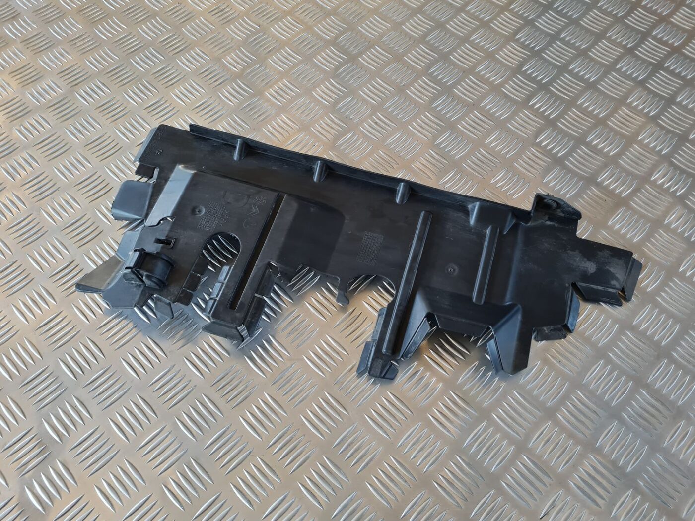 Ieplūdes gaisa deflektors/Difuzors priekš CITROEN BERLINGO 2014 3 Ieplūdes gaisa deflektors/Difuzors priekš CITROEN BERLINGO 2014