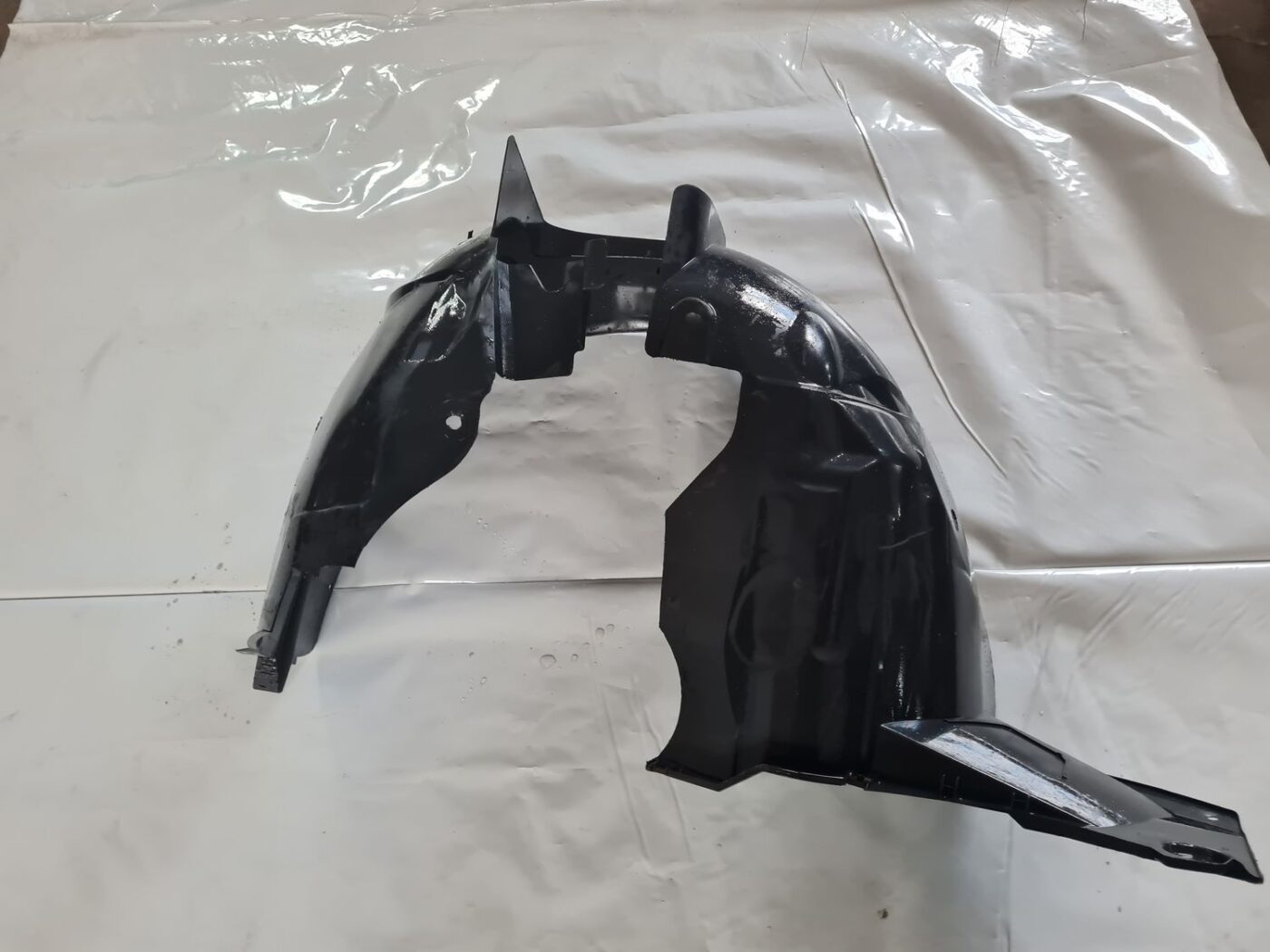 Priekšējais kreisais paspārns priekš CITROEN BERLINGO 2014