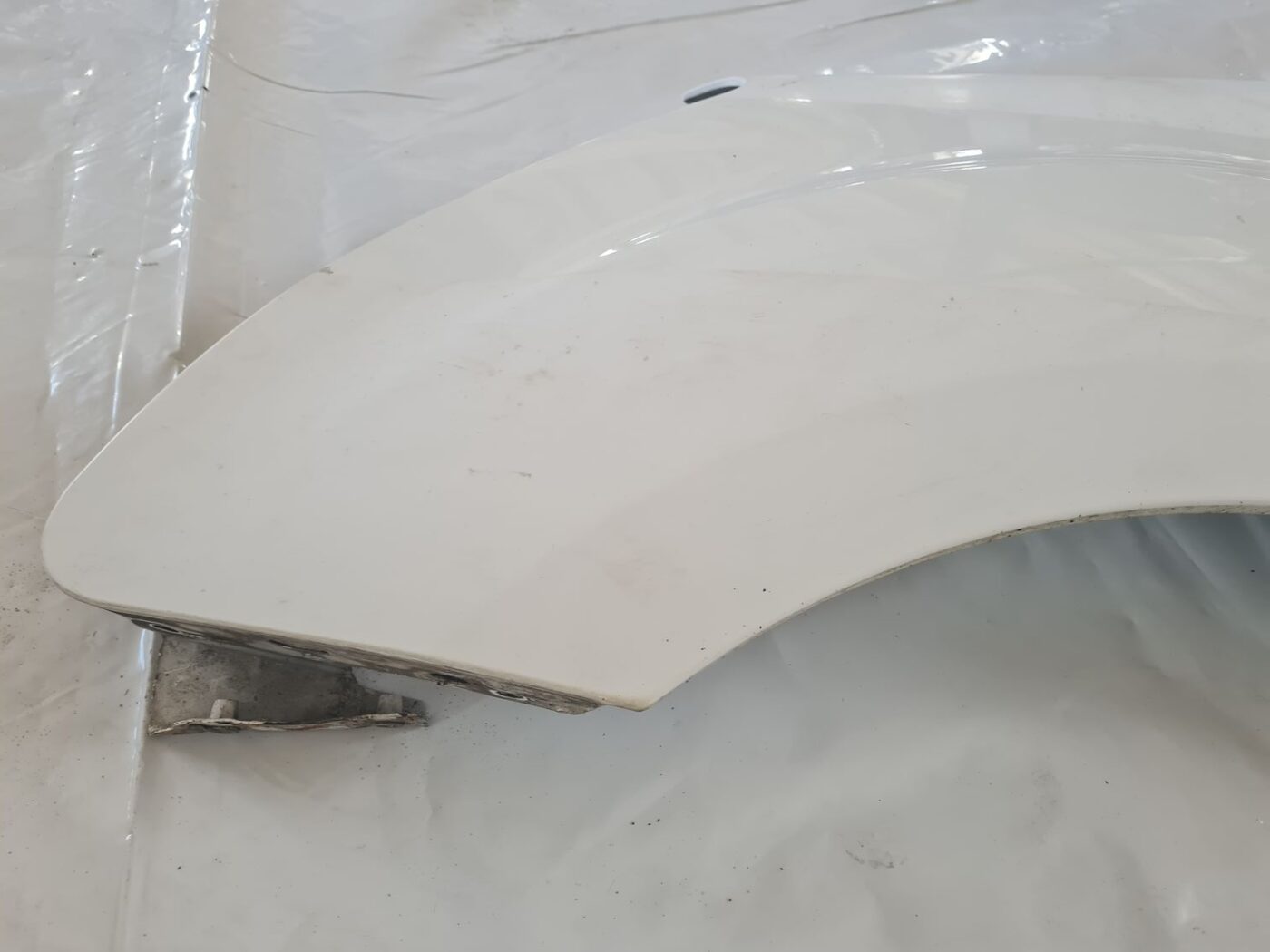 Priekšējais kreisais spārns priekš CITROEN BERLINGO 2014 2 Priekšējais kreisais spārns priekš CITROEN BERLINGO 2014