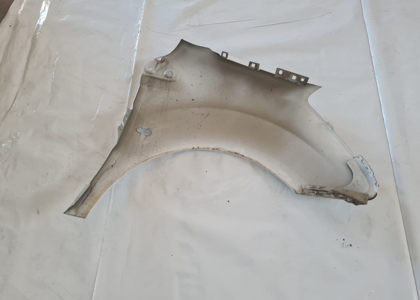 Priekšējais kreisais spārns priekš CITROEN BERLINGO 2014 6 Priekšējais kreisais spārns priekš CITROEN BERLINGO 2014