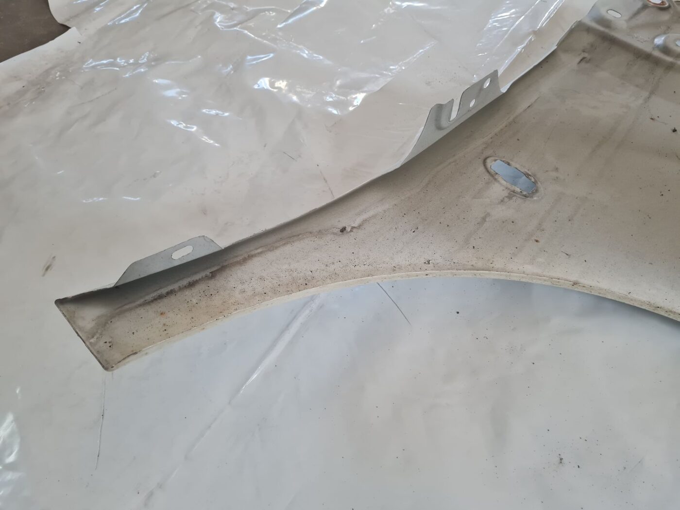 Priekšējais kreisais spārns priekš CITROEN BERLINGO 2014 5 Priekšējais kreisais spārns priekš CITROEN BERLINGO 2014