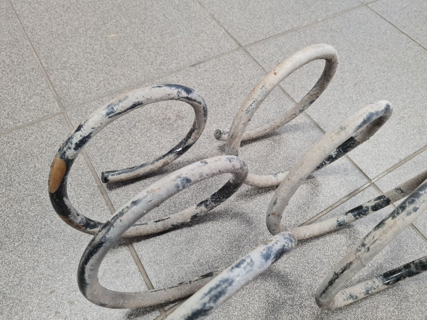 Priekšēja atspere priekš VOLVO V70 2006 2 Priekšēja atspere priekš VOLVO V70 2006