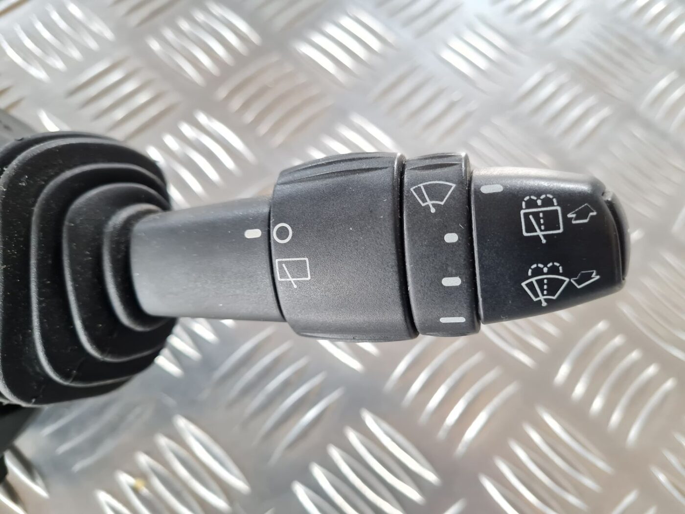 Stūres statnes slēdzis priekš FIAT STILO 2003