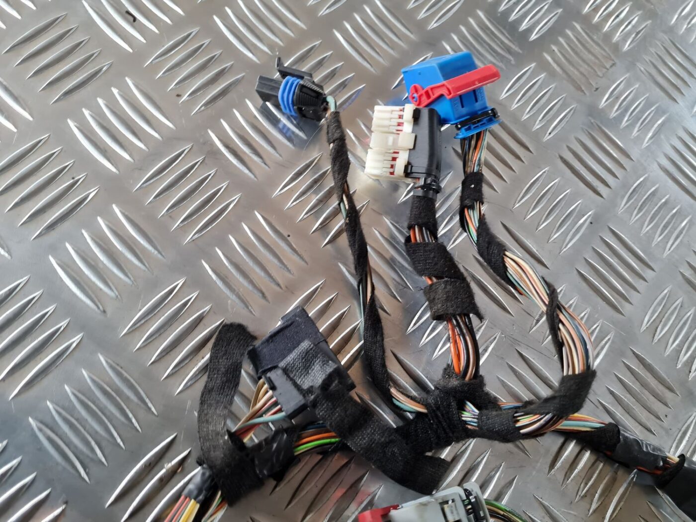 Durvju vadi priekš FIAT STILO 2003