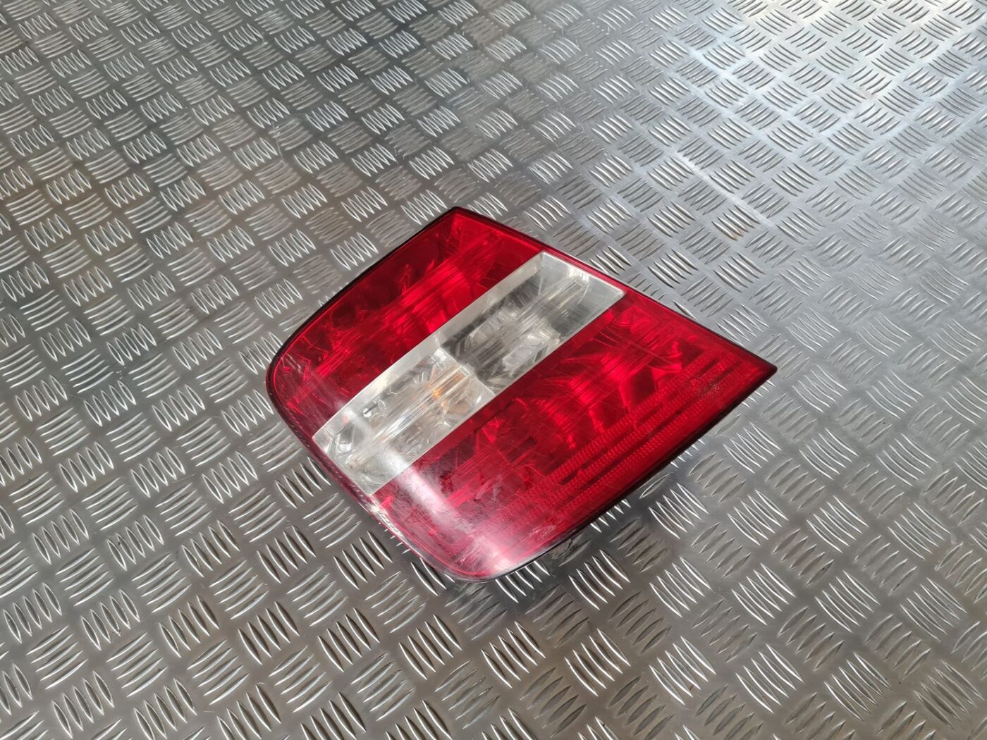 Aizmugurējais kreisais lukturis priekš FIAT STILO 2003 1 Aizmugurējais kreisais lukturis priekš FIAT STILO 2003