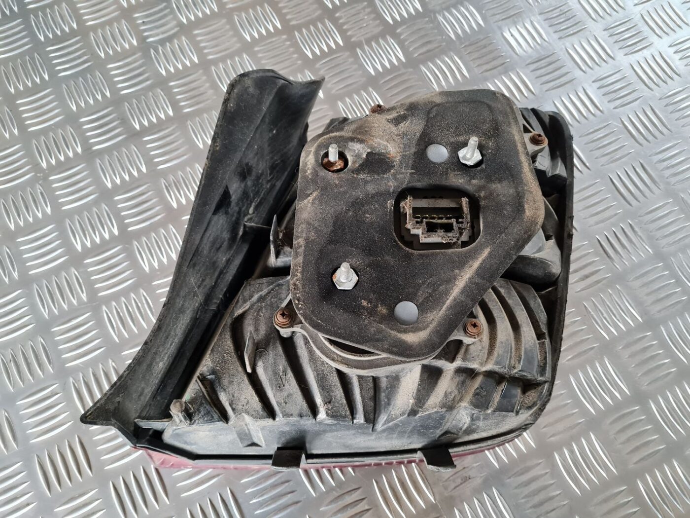 Aizmugurējais kreisais lukturis priekš FIAT STILO 2003 5 Aizmugurējais kreisais lukturis priekš FIAT STILO 2003