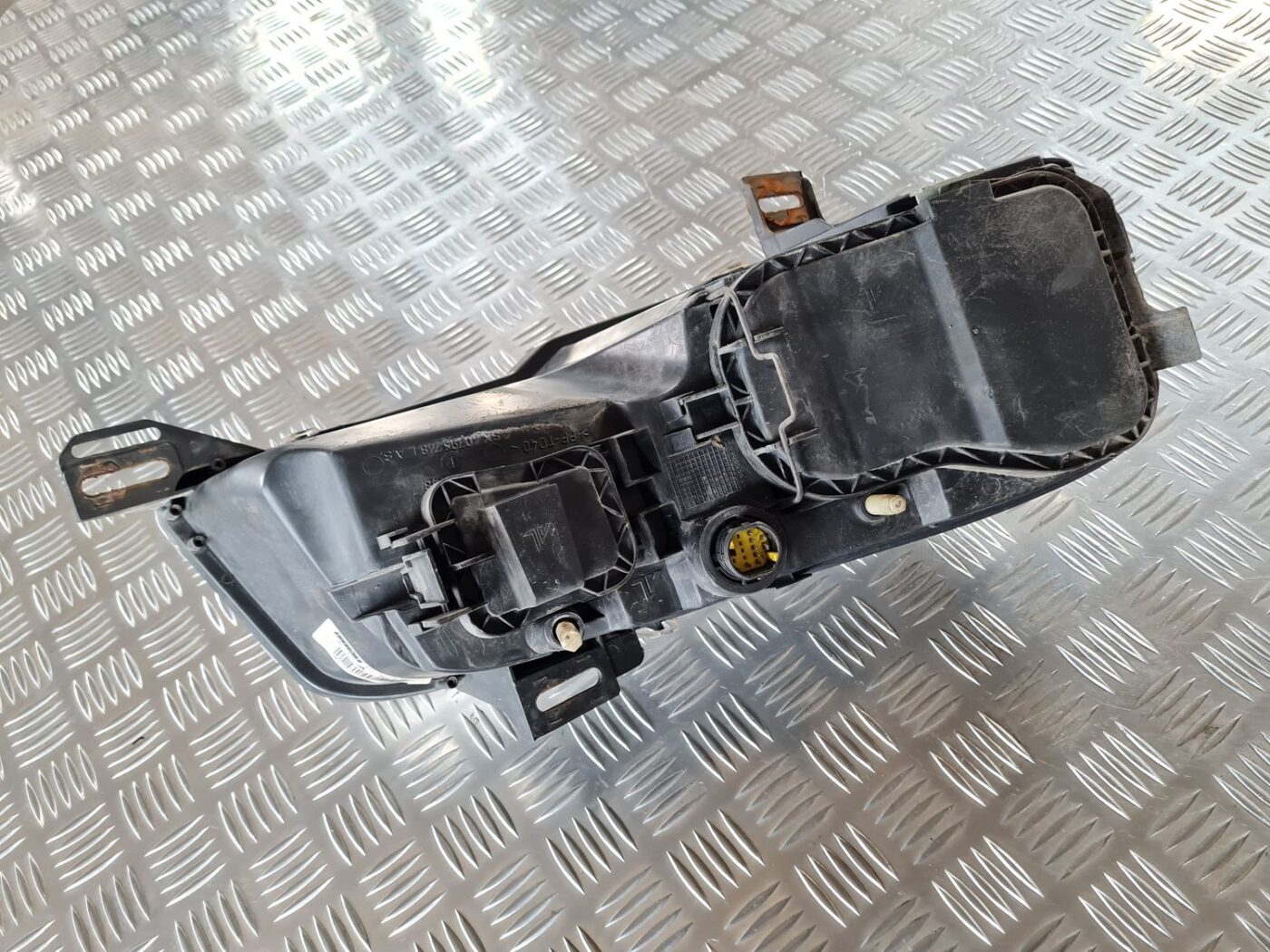 Priekšējais kreisais lukturis priekš FIAT STILO 2003 7 Priekšējais kreisais lukturis priekš FIAT STILO 2003