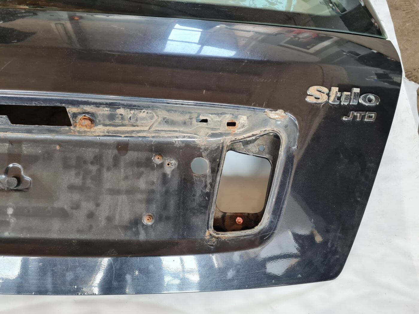 Bagāžnieka vāks priekš FIAT STILO 2003 10 Bagāžnieka vāks priekš FIAT STILO 2003