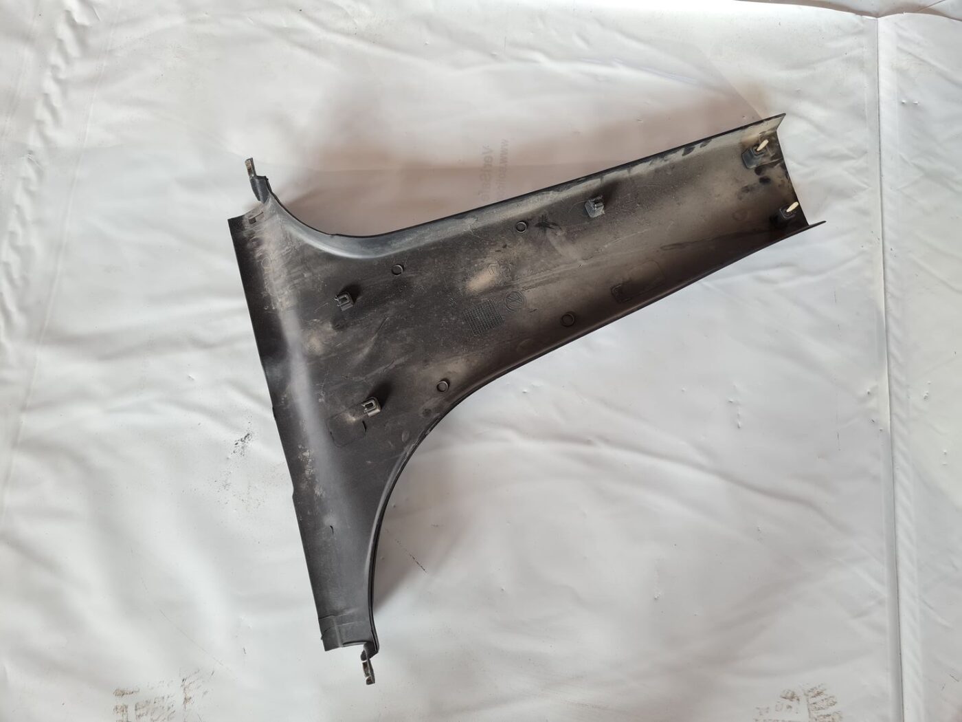 Vidējas salona statnes apdare priekš FIAT STILO 2003 6 Vidējas salona statnes apdare priekš FIAT STILO 2003