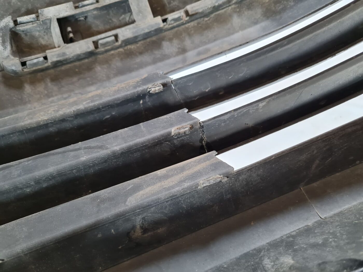 Priekšējais buferis priekš FIAT STILO 2003 3 Priekšējais buferis priekš FIAT STILO 2003