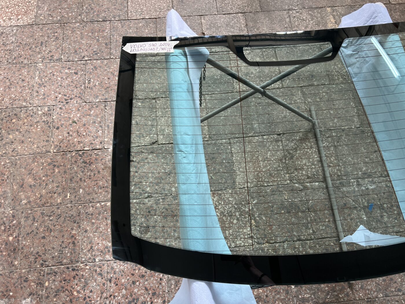 Aizmugures stikls priekš VOLVO S40 2004 Black