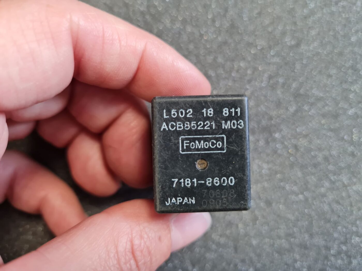 Drošinātāju releja priekš MAZDA 3 Drošinātāju releja priekš MAZDA