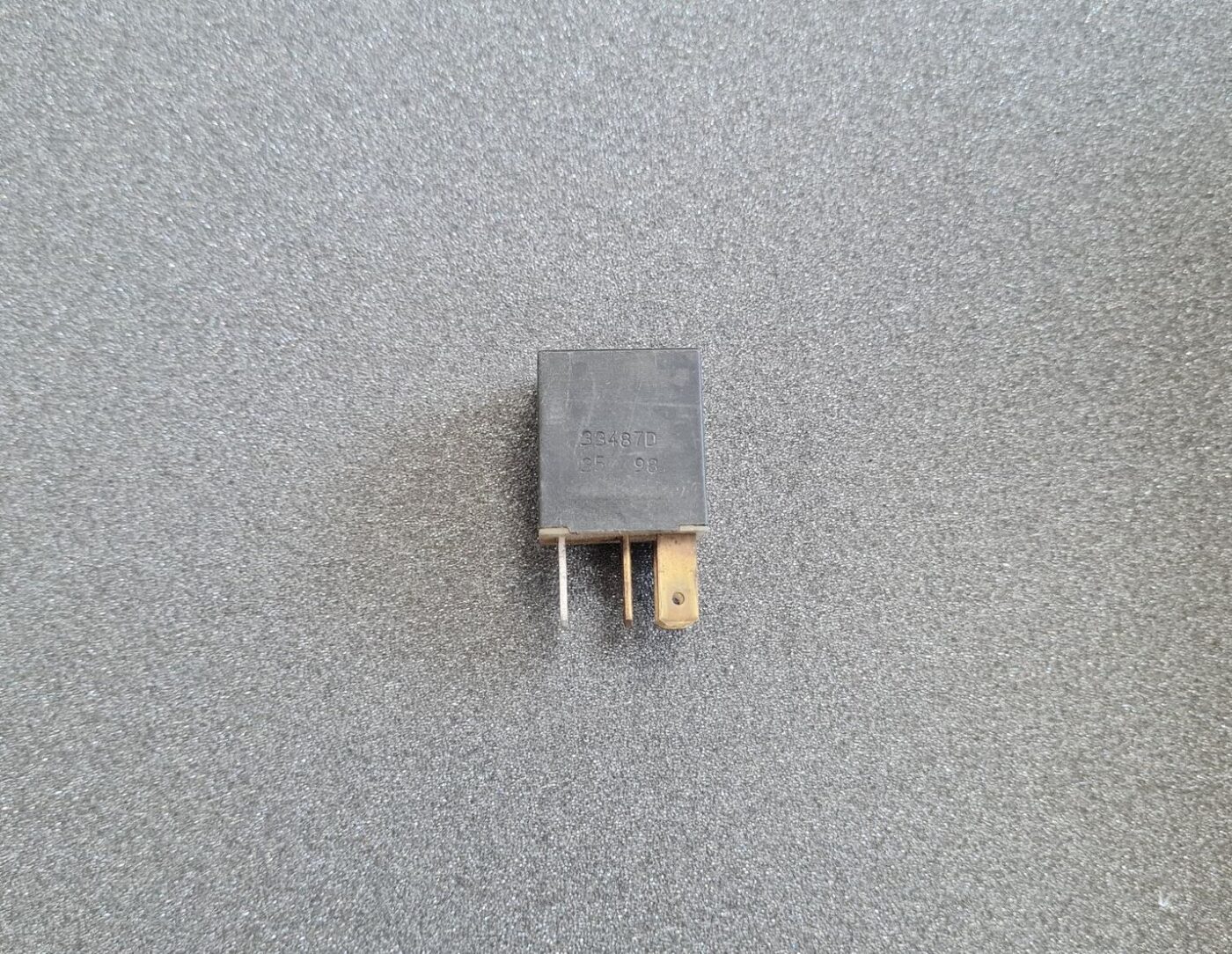 Drošinātāju releja priekš OPEL 1 Drošinātāju releja priekš OPEL