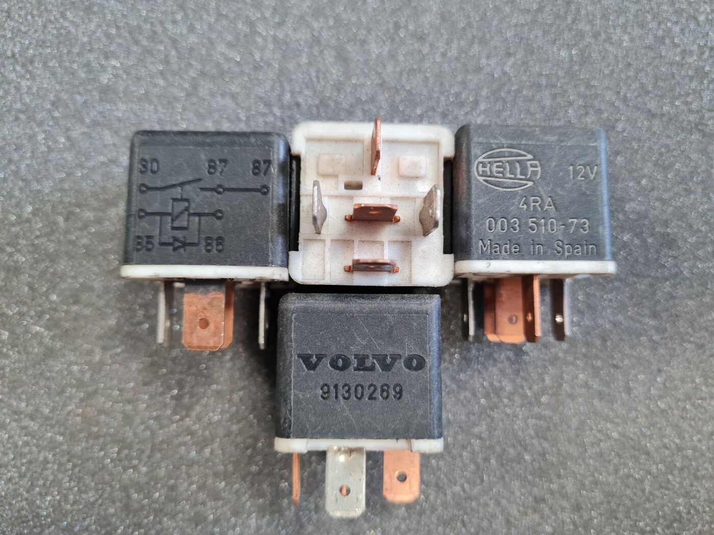 Drošinātāju releja priekš VOLVO 2 Drošinātāju releja priekš VOLVO