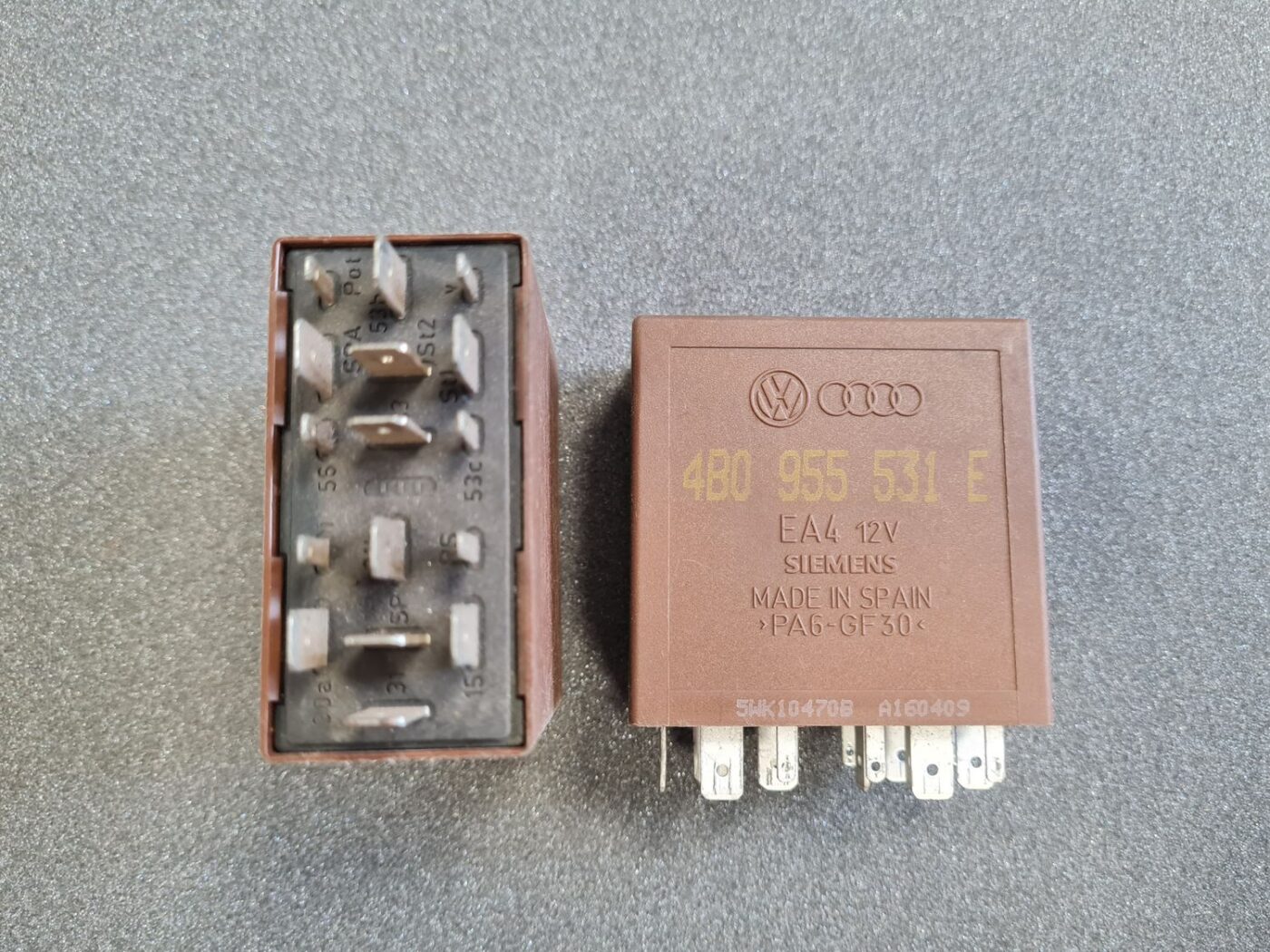 Drošinātāju releja priekš AUDI 2 Drošinātāju releja priekš AUDI