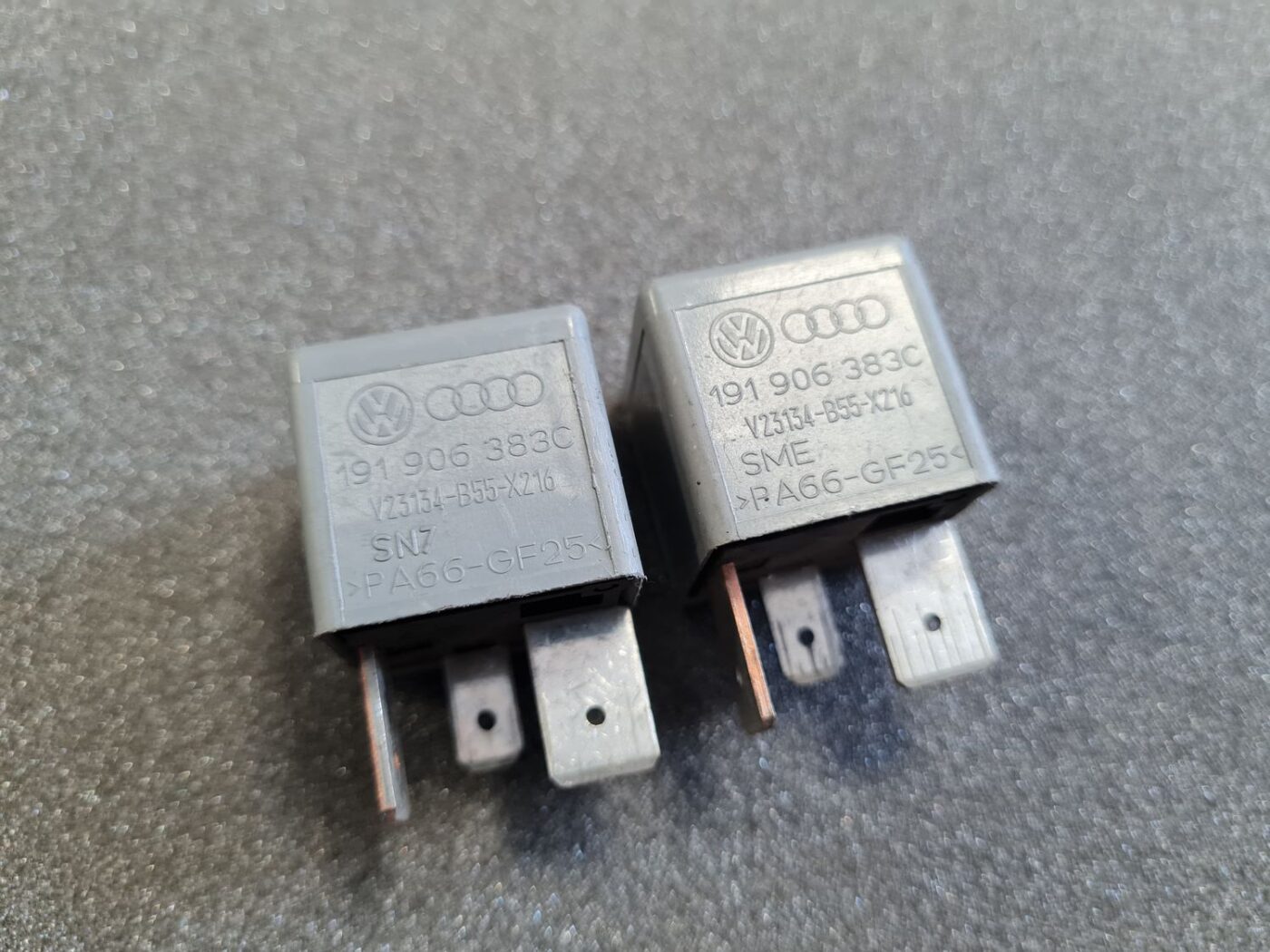 Drošinātāju releja priekš AUDI 2 Drošinātāju releja priekš AUDI