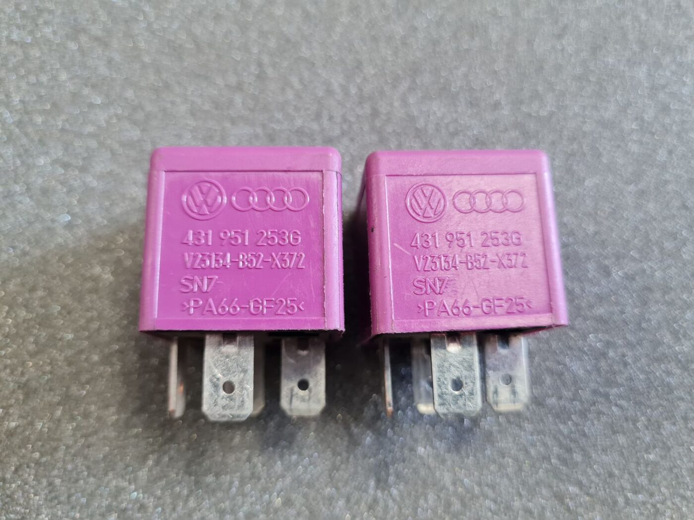 Drošinātāju releja priekš AUDI 2 Drošinātāju releja priekš AUDI