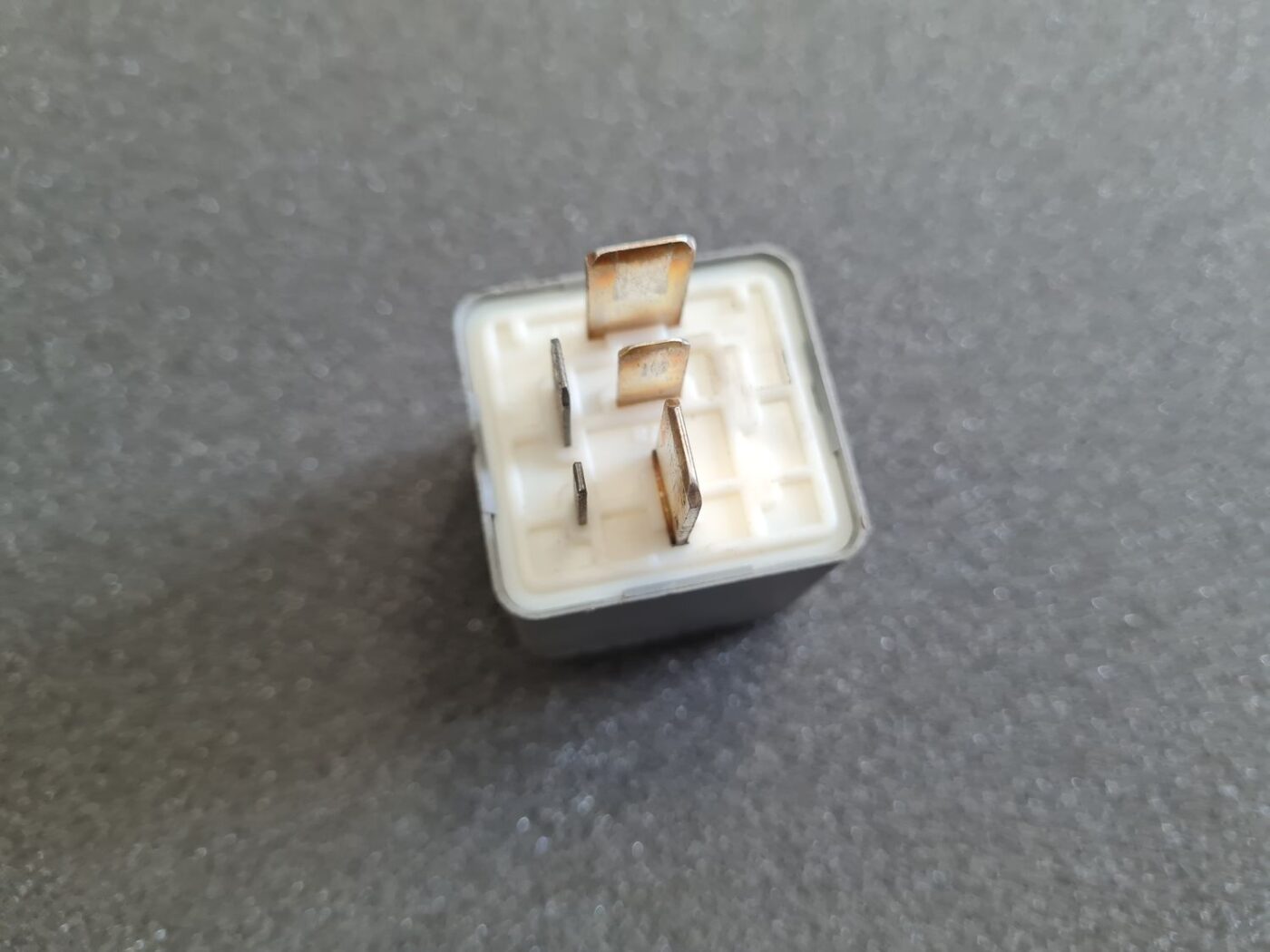 Drošinātāju releja priekš AUDI 2 Drošinātāju releja priekš AUDI