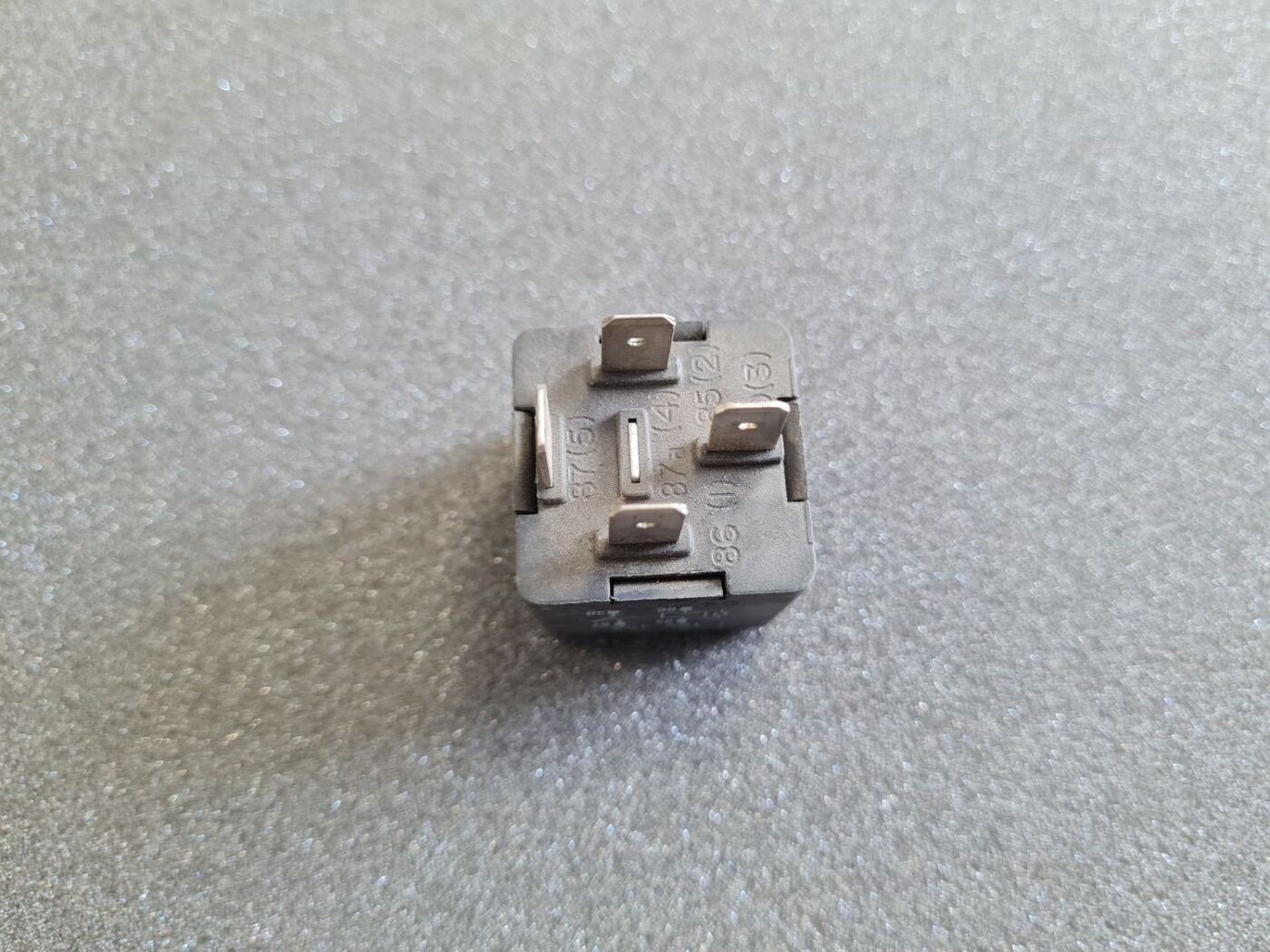 Drošinātāju releja priekš AUDI 2 Drošinātāju releja priekš AUDI