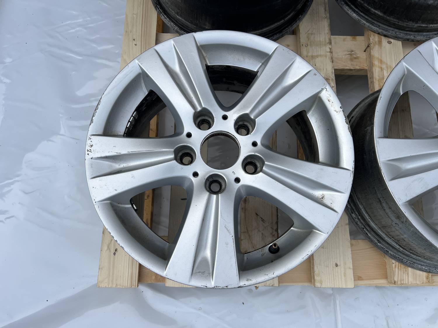 Lietie diski - vieglmetāla (kpl) priekš BMW 1 E87 2009 WHITE