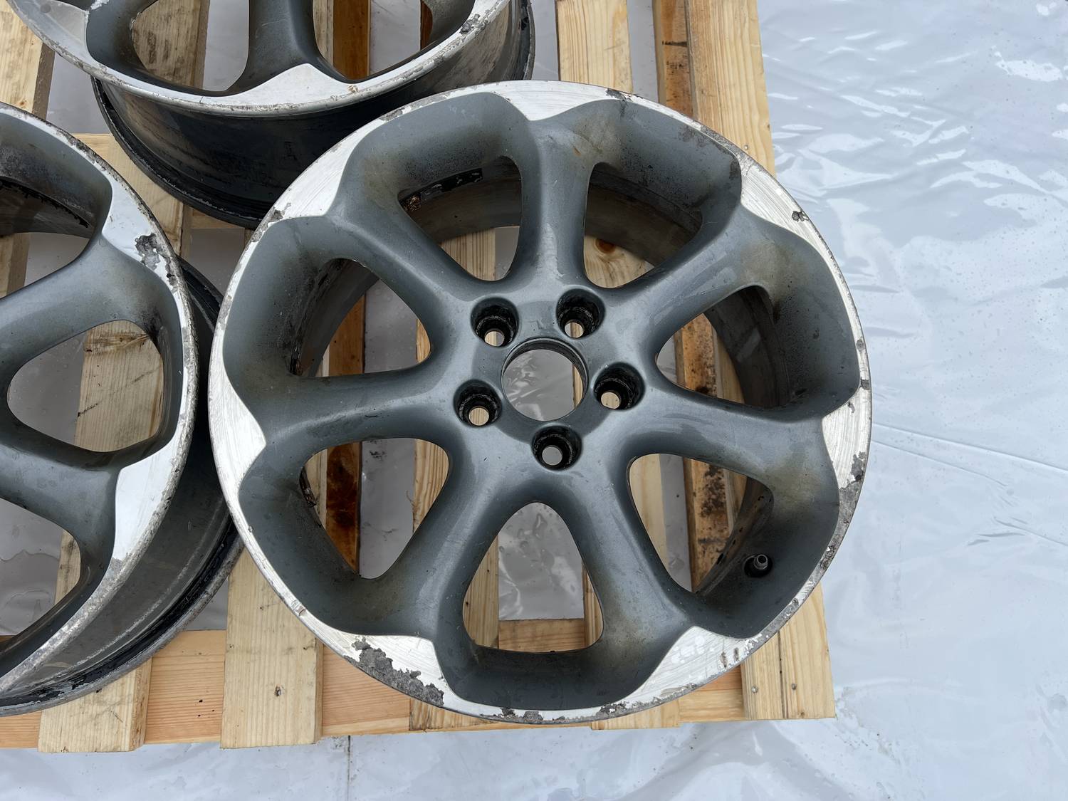 Lietais disks - vieglmetāla priekš VOLVO V60 2012 14 Lietais disks - vieglmetāla priekš VOLVO V60 2012