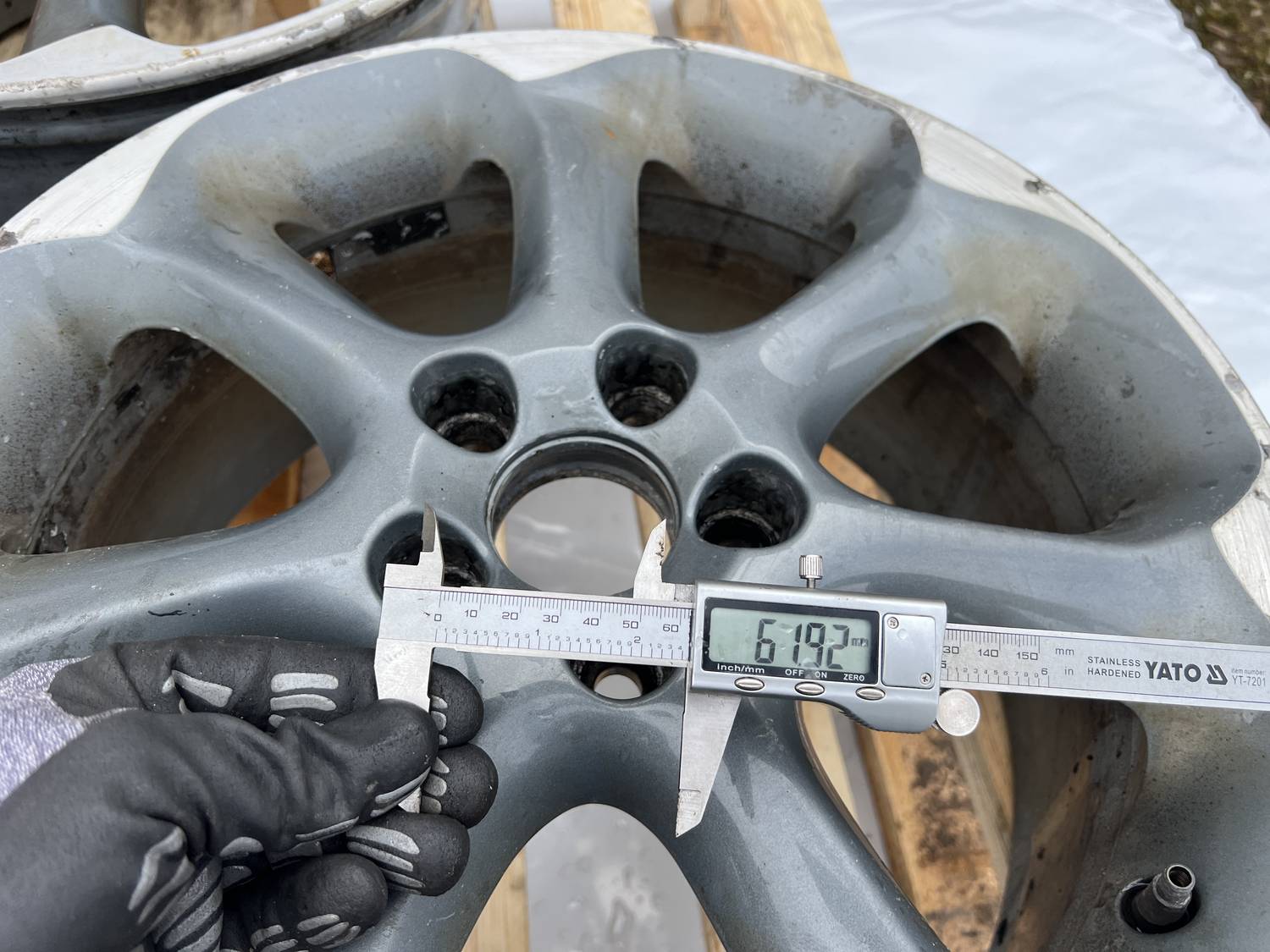 Lietais disks - vieglmetāla priekš VOLVO V60 2012 12 Lietais disks - vieglmetāla priekš VOLVO V60 2012