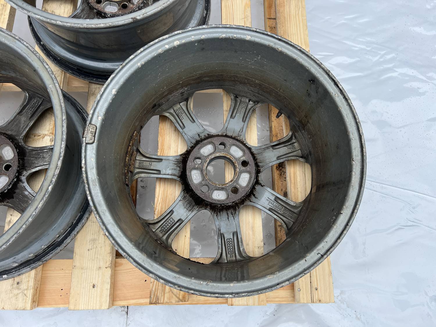 Lietais disks - vieglmetāla priekš VOLVO V60 2012 9 Lietais disks - vieglmetāla priekš VOLVO V60 2012