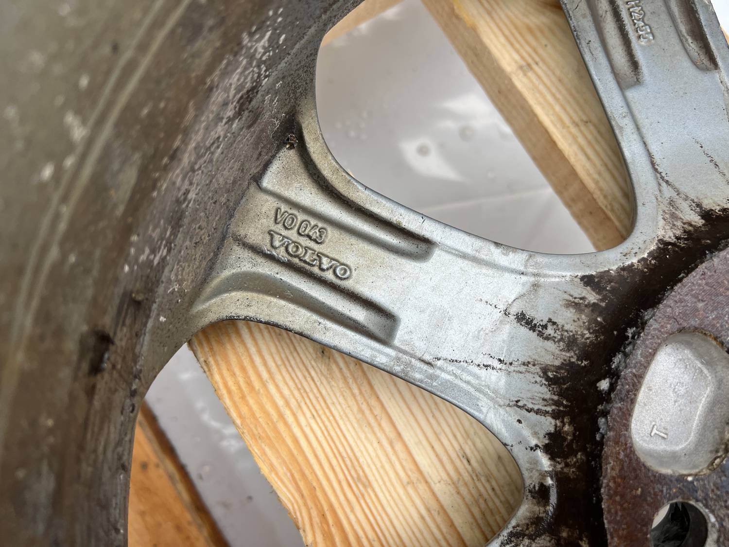 Lietais disks - vieglmetāla priekš VOLVO V60 2012 6 Lietais disks - vieglmetāla priekš VOLVO V60 2012