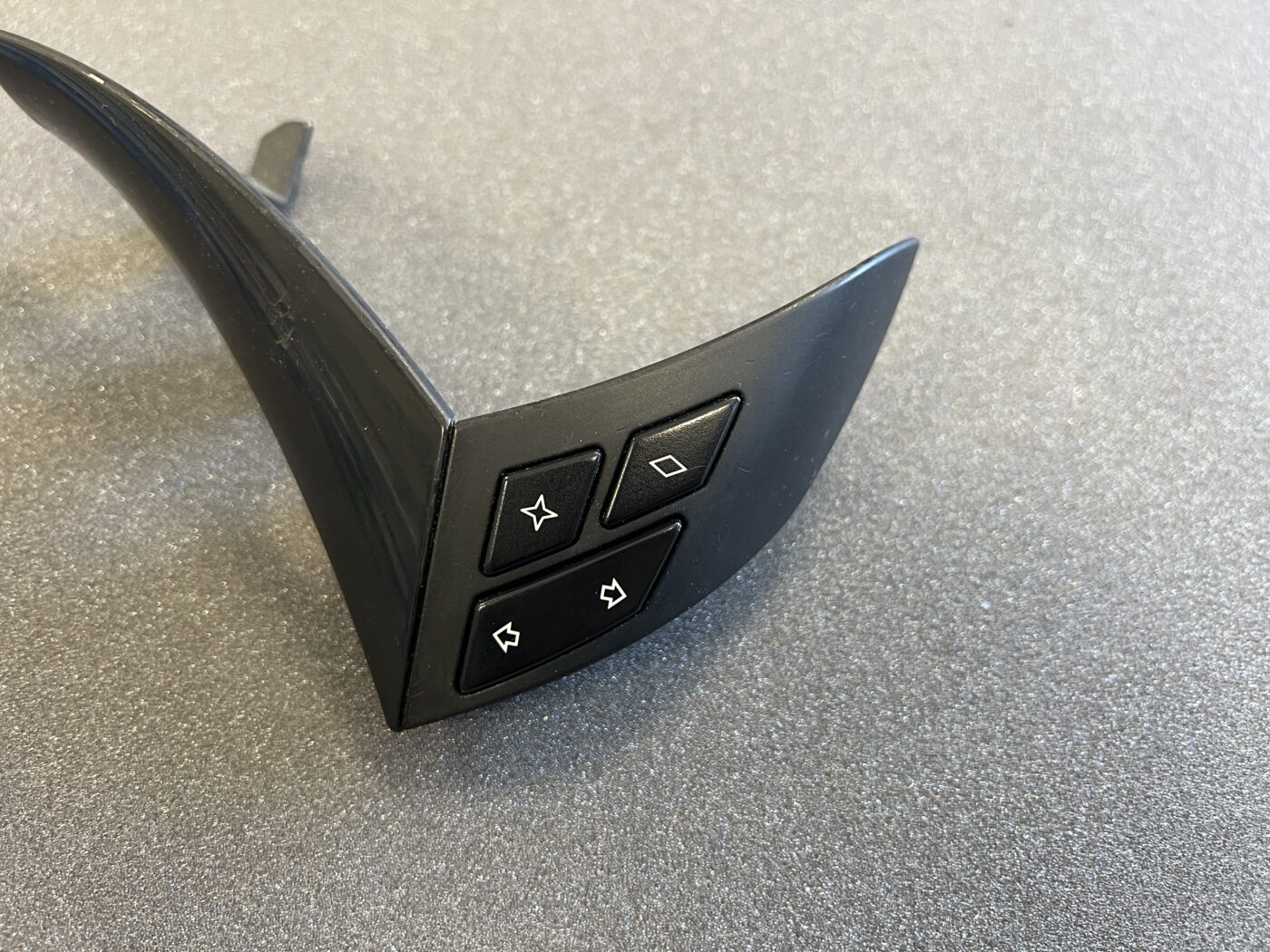 Stūres poga priekš BMW 520D E60 2006 ENG. 6 Stūres poga priekš BMW 520D E60 2006 ENG.