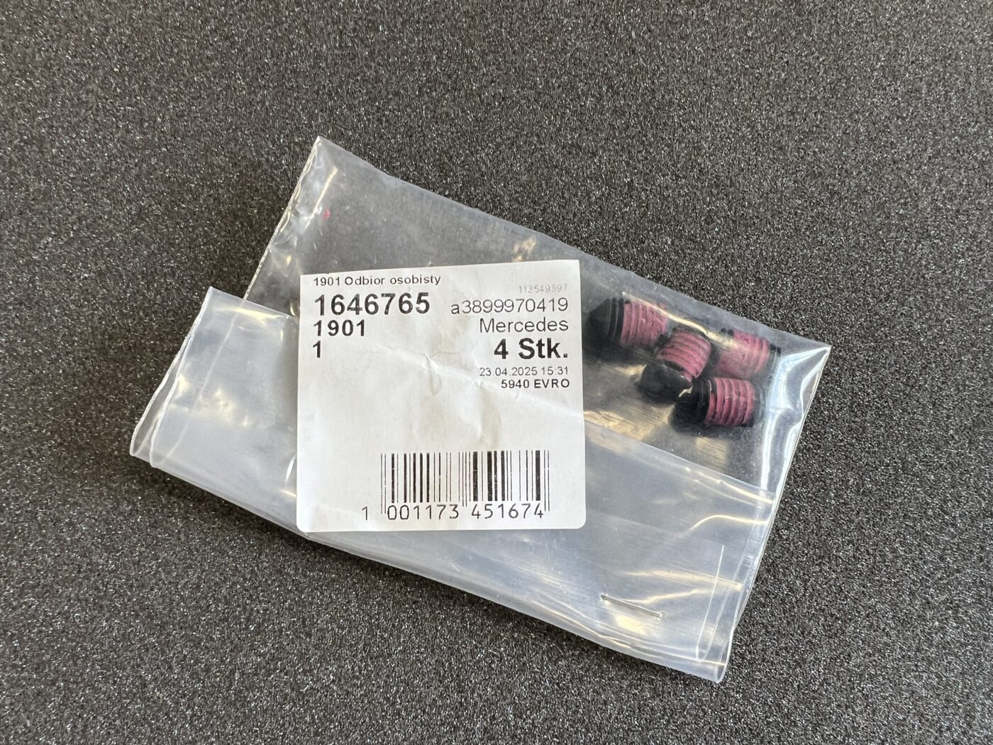 Stiprinājuma skrūve priekš MERCEDES-BENZ