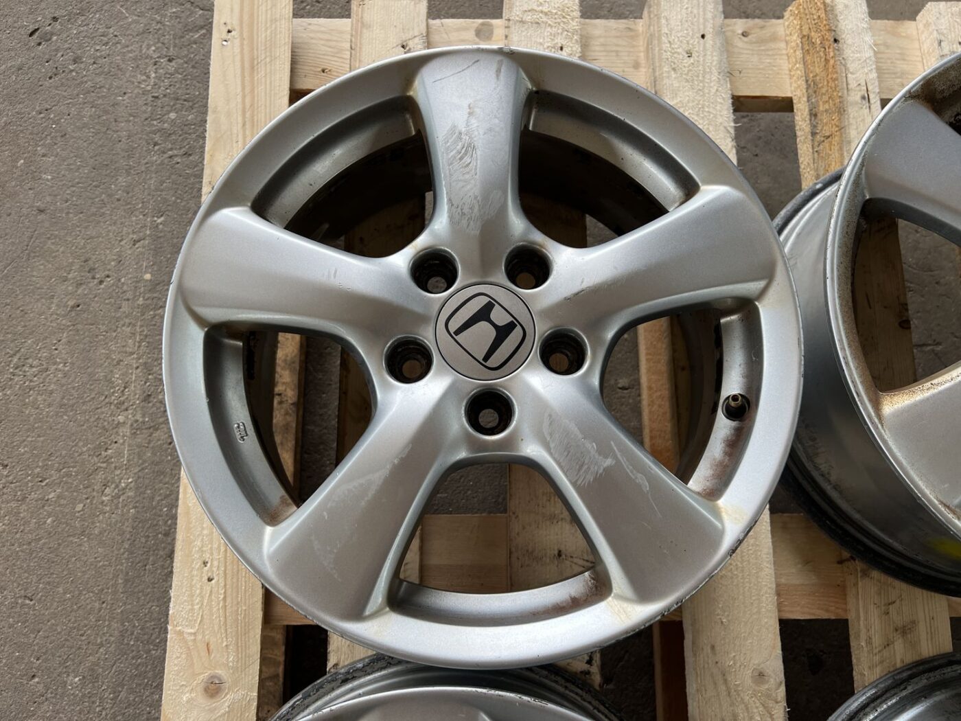 Lietie diski - vieglmetāla (kpl) priekš HONDA CIVIC 2006 11 Lietie diski - vieglmetāla (kpl) priekš HONDA CIVIC 2006