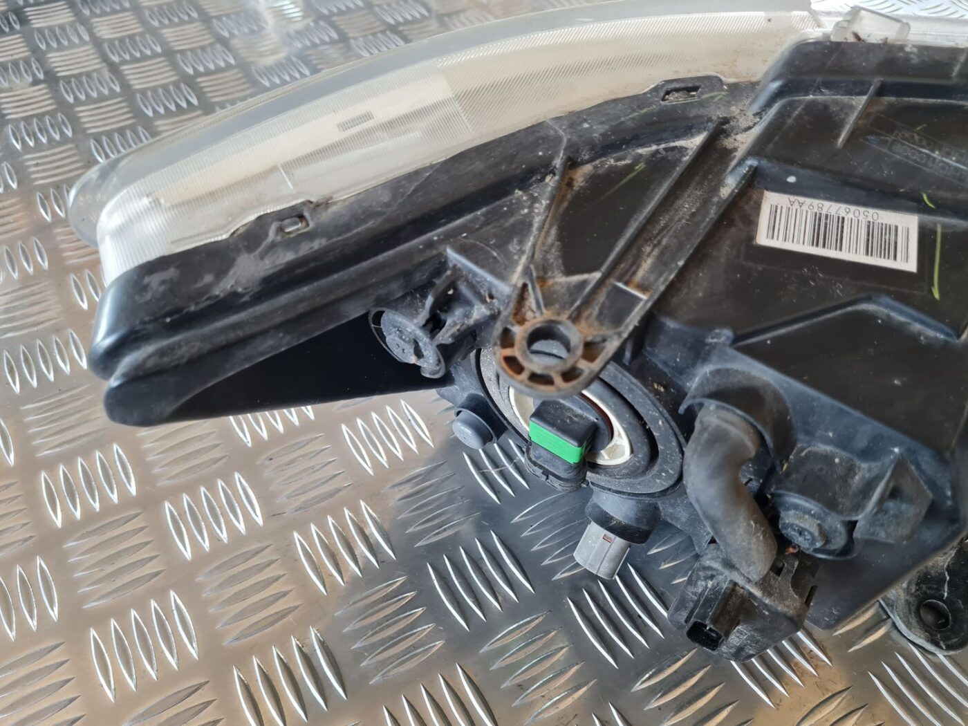 Priekšējais kreisais lukturis priekš DODGE JOURNEY 2010 10 Priekšējais kreisais lukturis priekš DODGE JOURNEY 2010