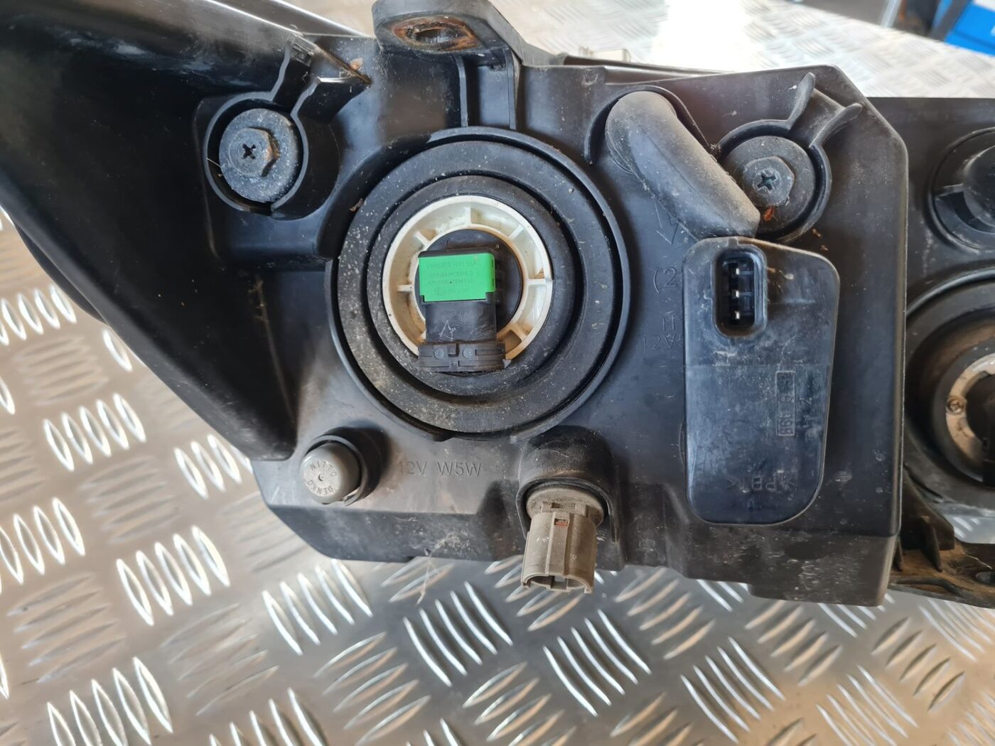 Priekšējais kreisais lukturis priekš DODGE JOURNEY 2010 4 Priekšējais kreisais lukturis priekš DODGE JOURNEY 2010