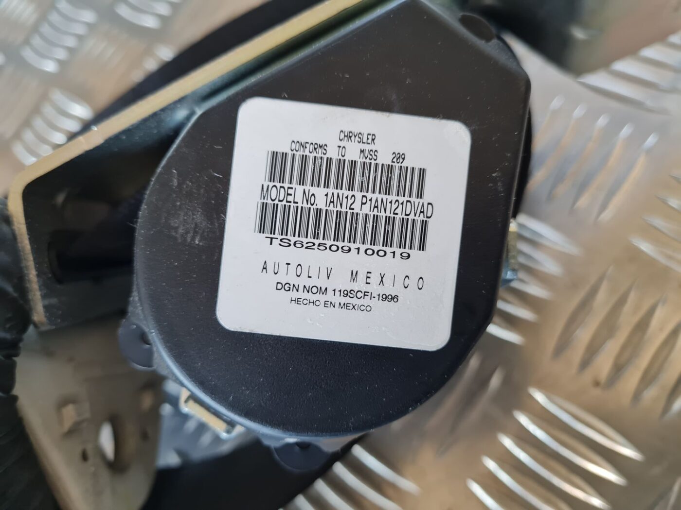 Aizmugurējā labā drošības josta priekš DODGE JOURNEY 2010