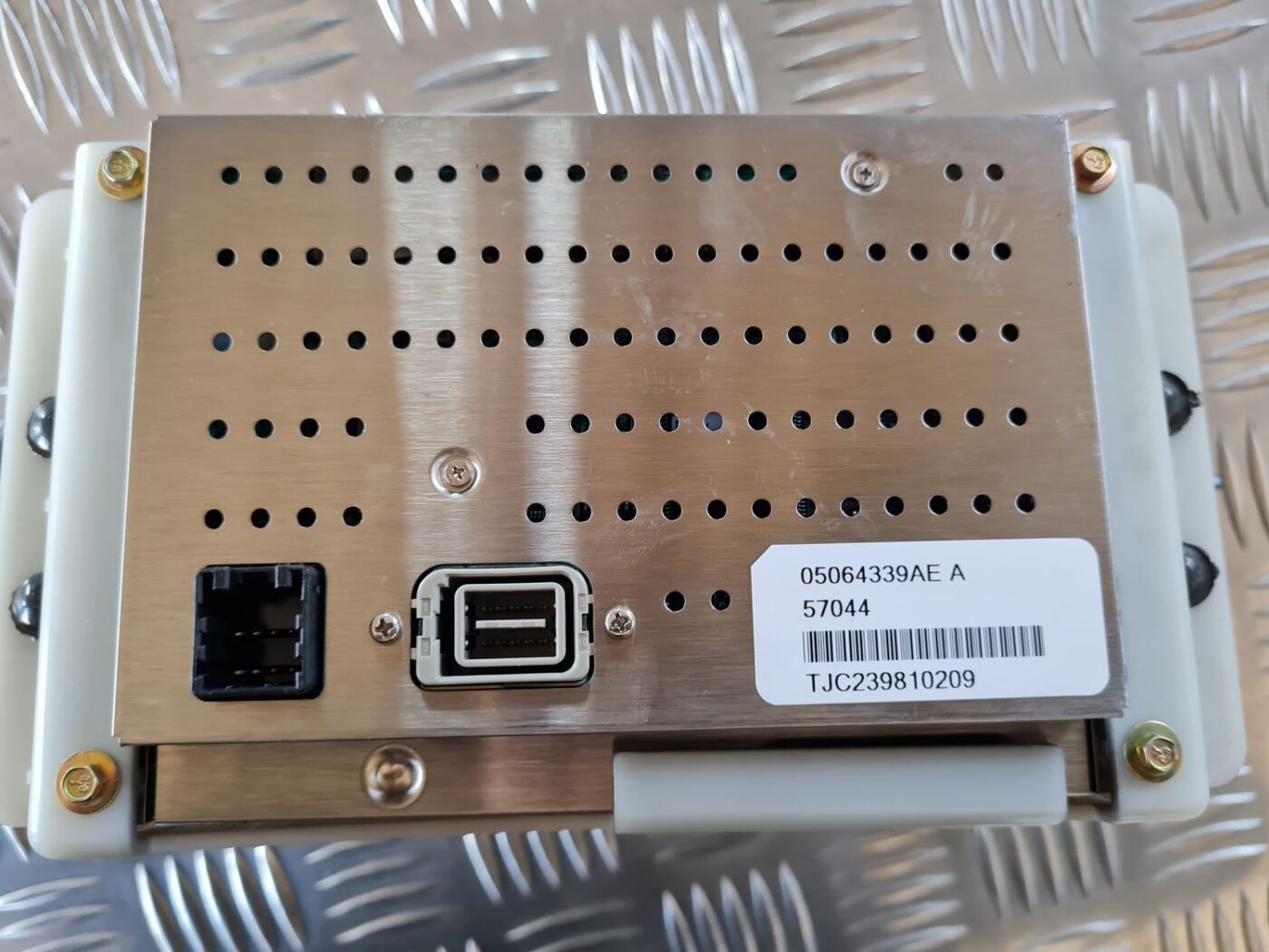 Displejs priekš DODGE JOURNEY 2010 5 Displejs priekš DODGE JOURNEY 2010