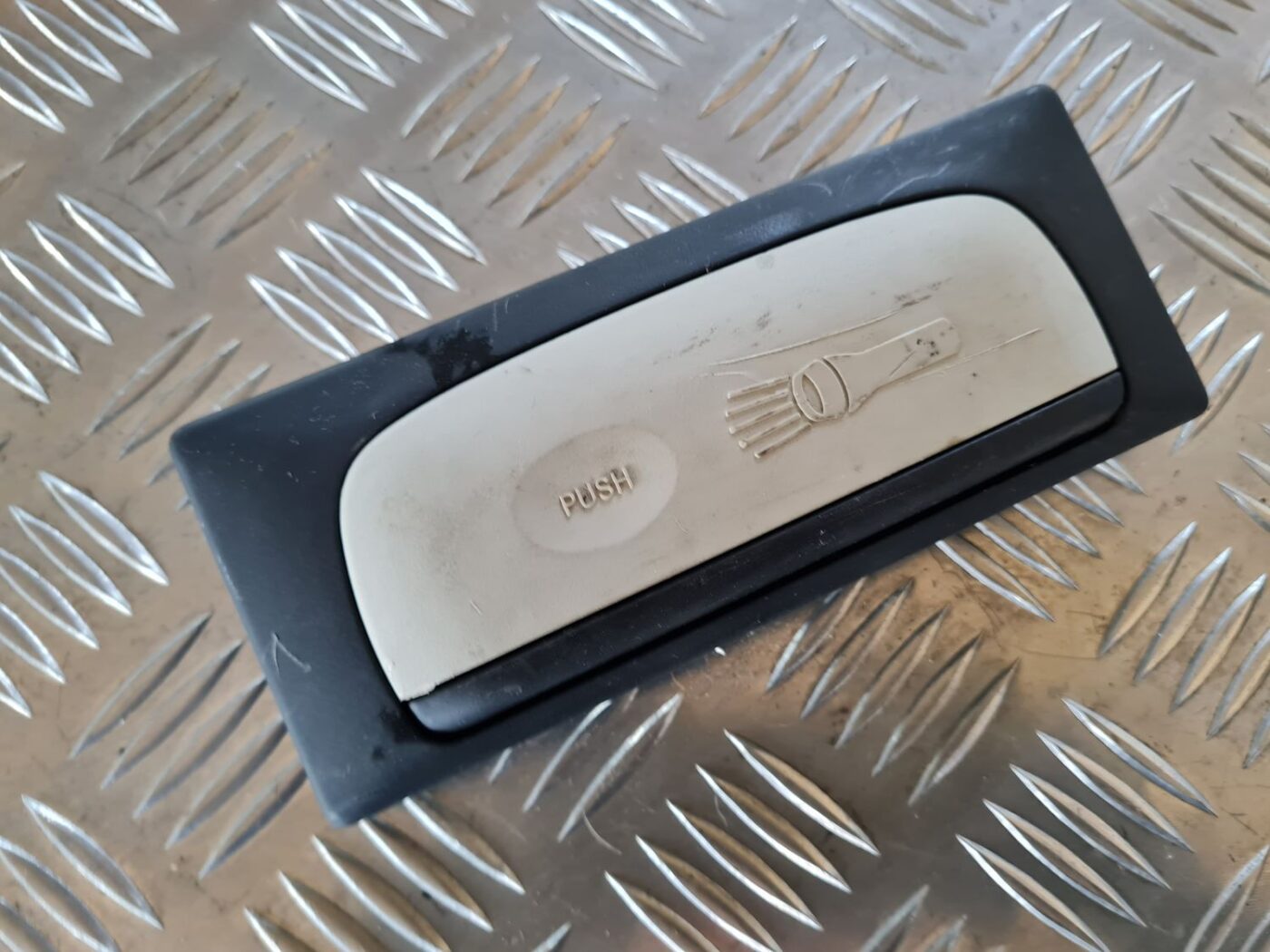 Apgaismojuma lukturis priekš DODGE JOURNEY 2010 2 Apgaismojuma lukturis priekš DODGE JOURNEY 2010