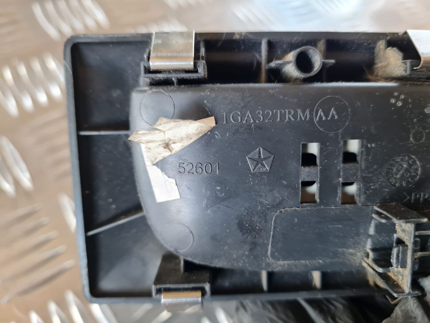 Apgaismojuma lukturis priekš DODGE JOURNEY 2010 3 Apgaismojuma lukturis priekš DODGE JOURNEY 2010