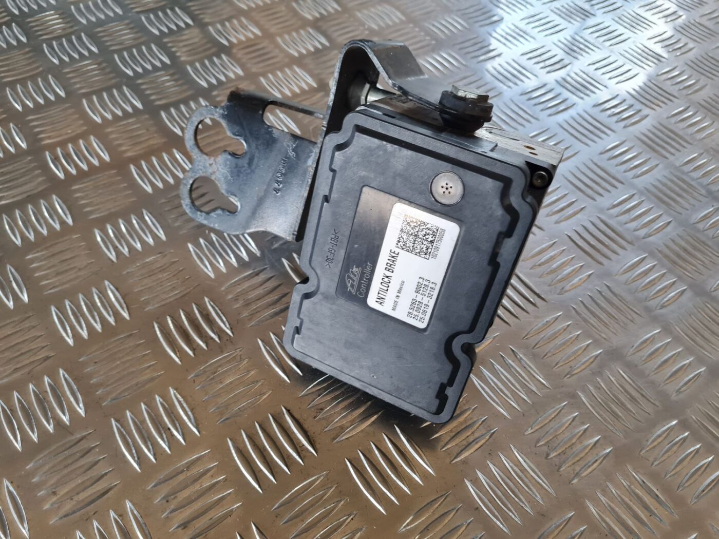 ABS bloks priekš DODGE JOURNEY 2010 4 ABS bloks priekš DODGE JOURNEY 2010